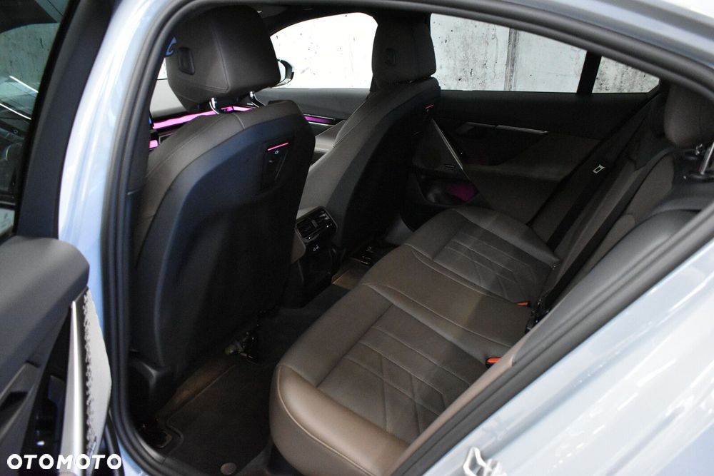 BMW Seria 5 520d xDrive mHEV M Sport - 22