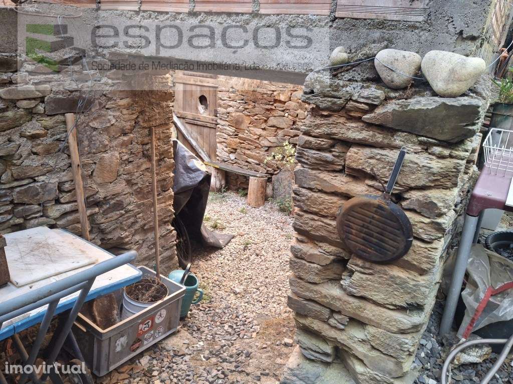 Moradia na Vila de Silvares - Grande imagem: 4/38