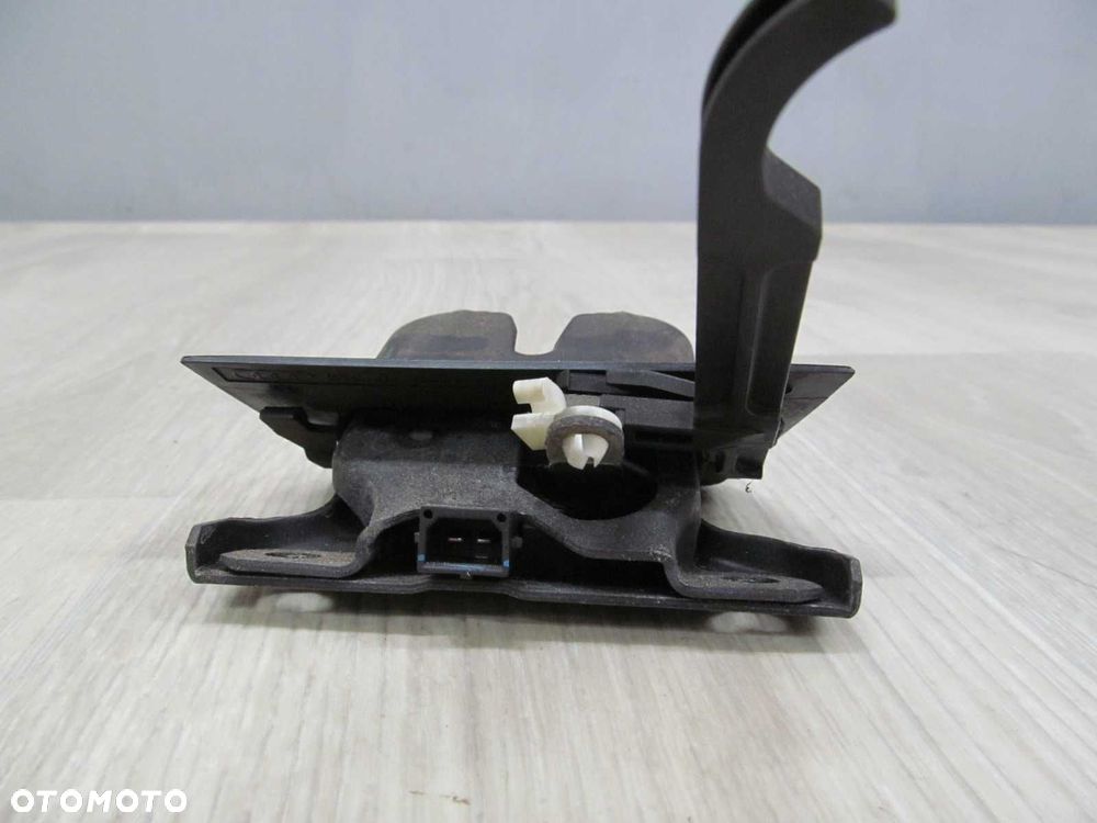 AUDI A3 8P ZAMEK KLAPY BAGAZNIKA TYL 8P3827505 - 5