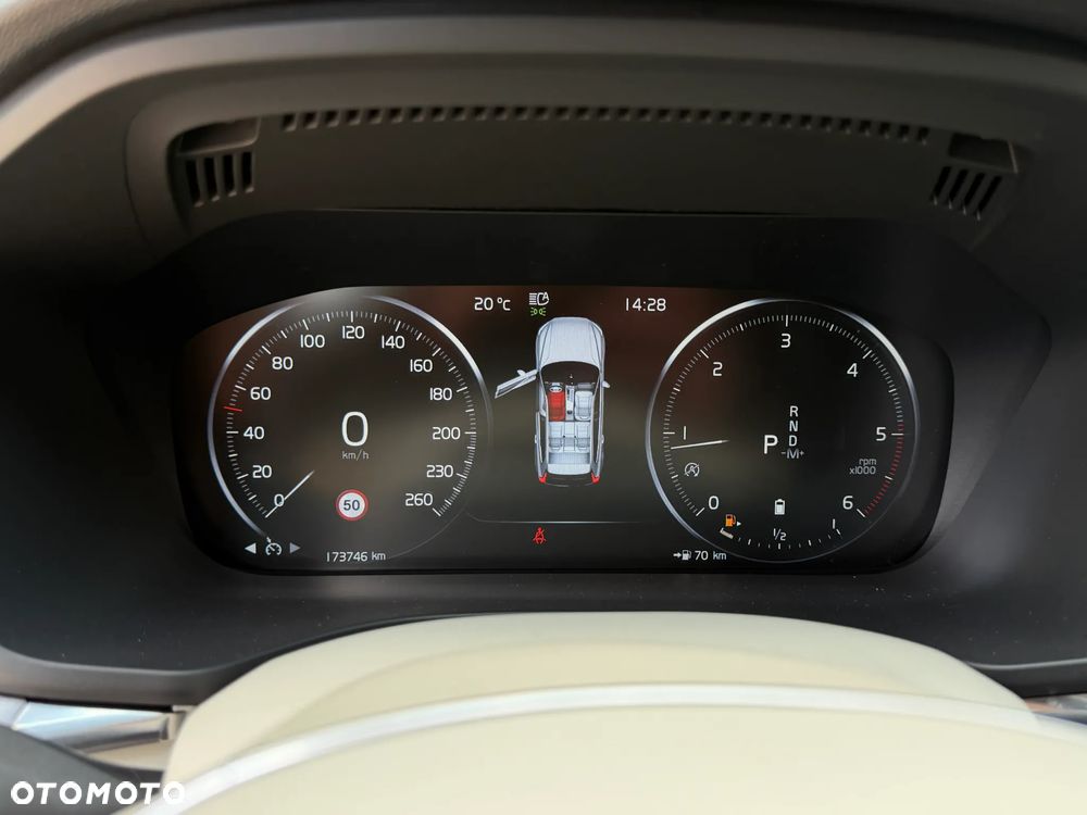 Volvo XC 60 B4 D AWD Momentum Pro - 28