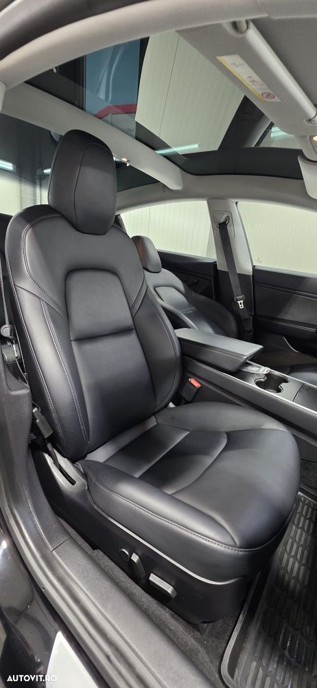Tesla Model 3 - 17