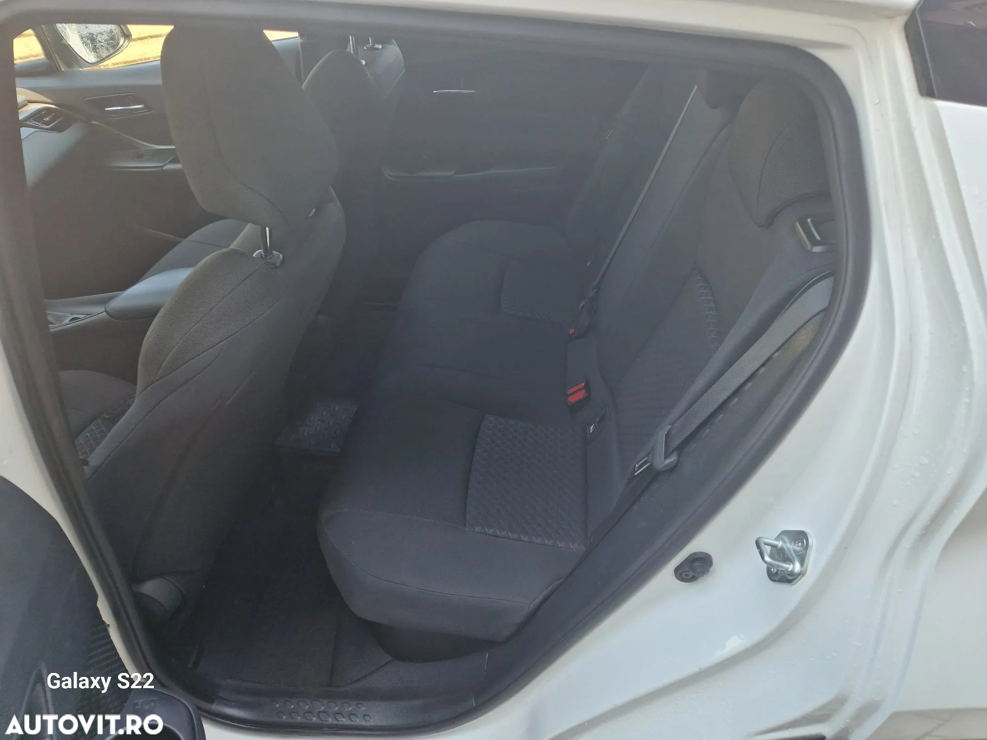 Toyota C-HR 1.8 HSD 4x2 CVT C-enter - 19