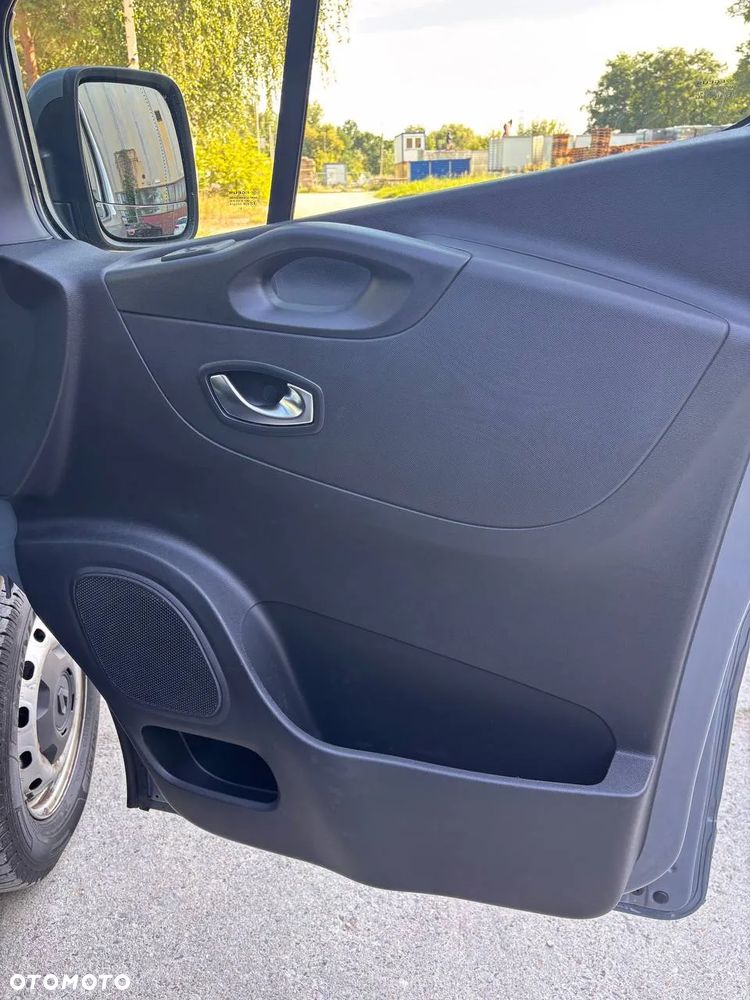 Renault Trafic - 26