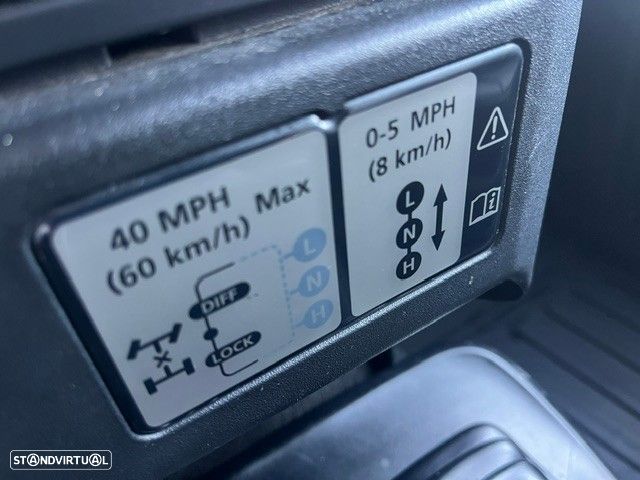 Land Rover Defender 90 2.4 CRD SE - 16
