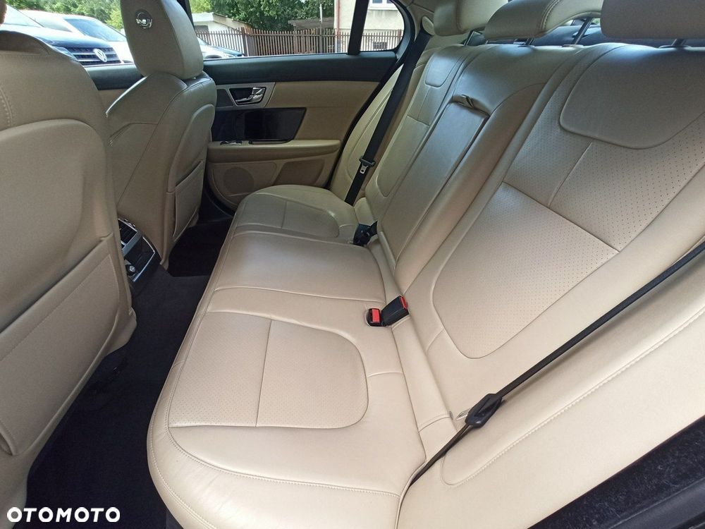 Jaguar XF 3.0 V6 Diesel Luxury - 8