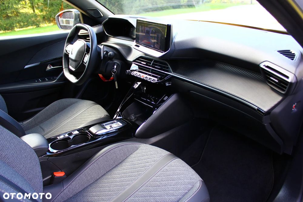 Peugeot 2008 1.5 BlueHDi Allure S&S EAT8 - 34