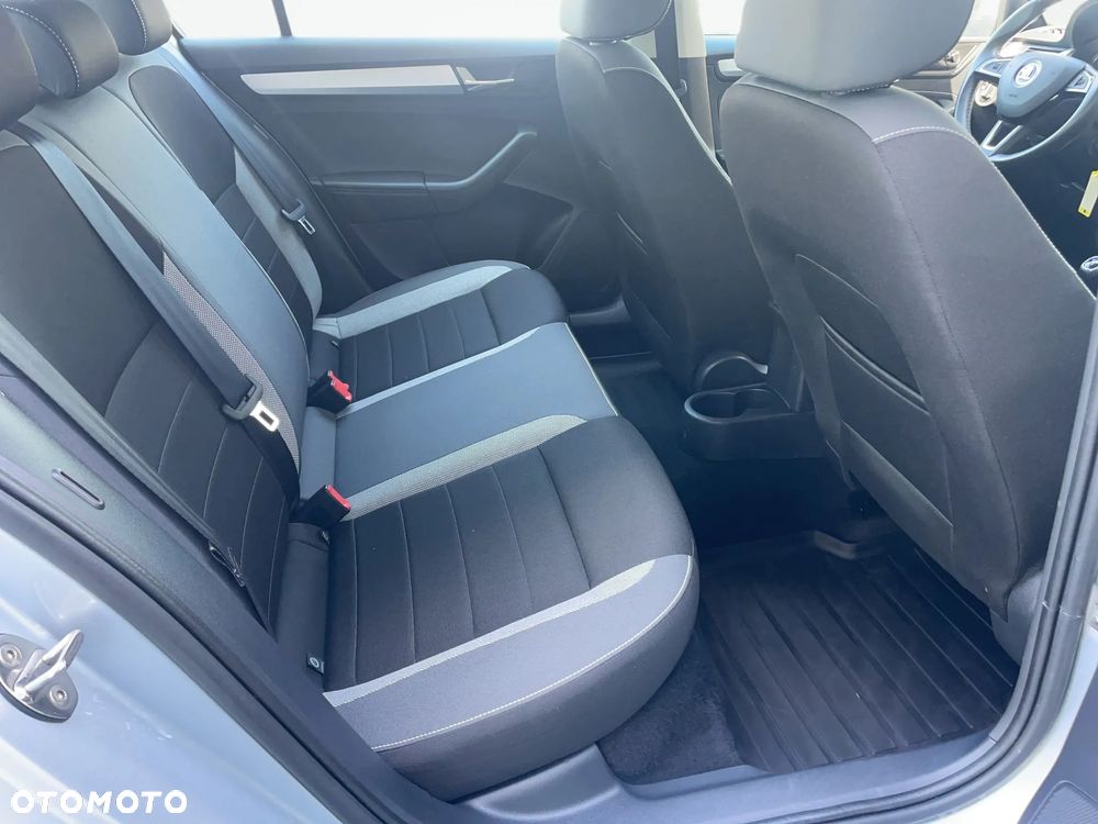 Skoda RAPID 1.0 TSI Ambition - 14