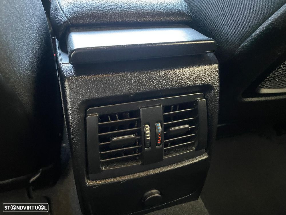 BMW 116 d EfficientDynamics Edition Sport Line - 28