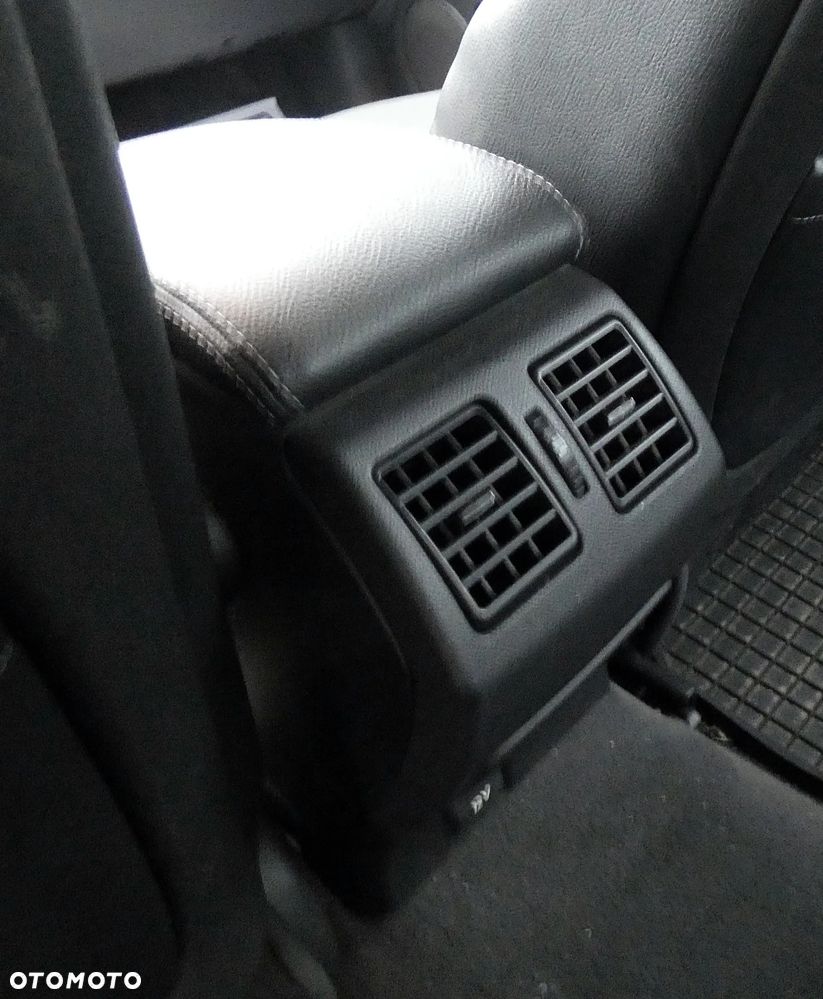 Renault Laguna 2.0 DCi Initiale - 19