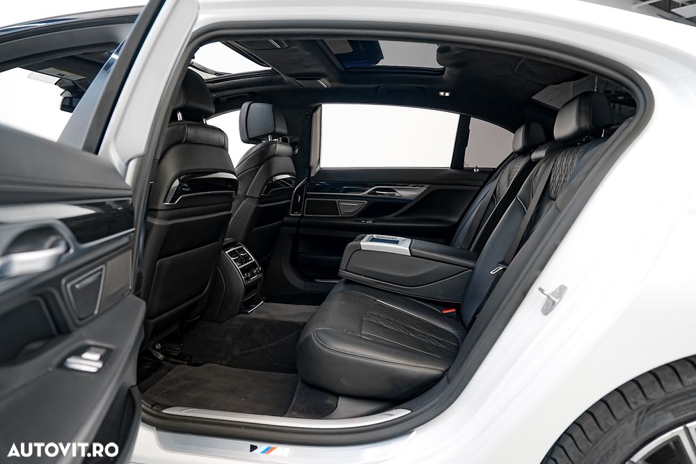 BMW Seria 7 750Li xDrive - 14