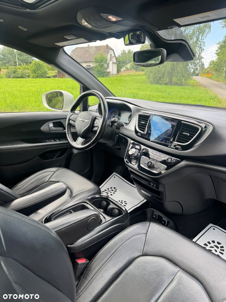 Chrysler Pacifica - 38