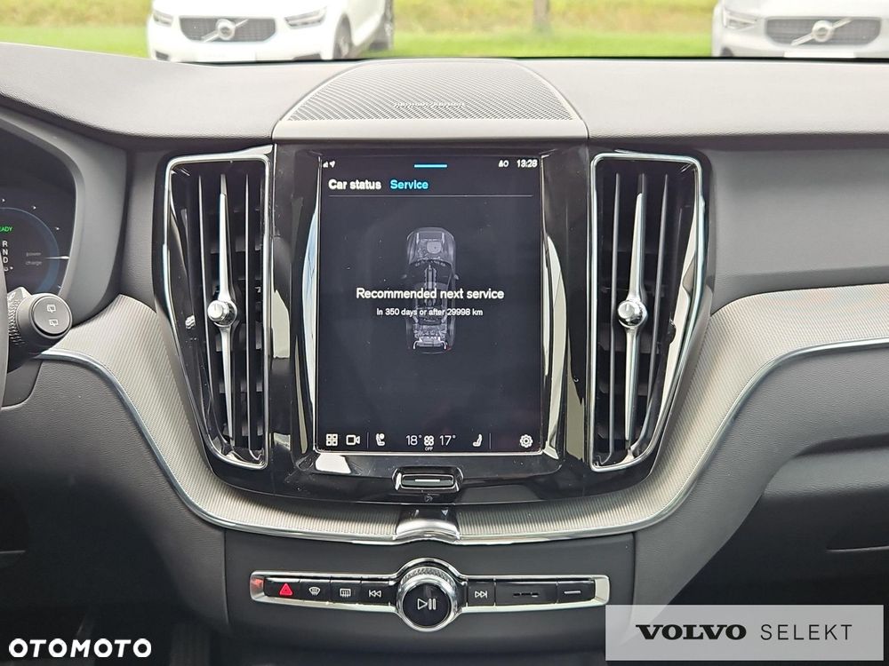 Volvo XC 60 T6 AWD Plug-in Hybrid Plus Dark - 17