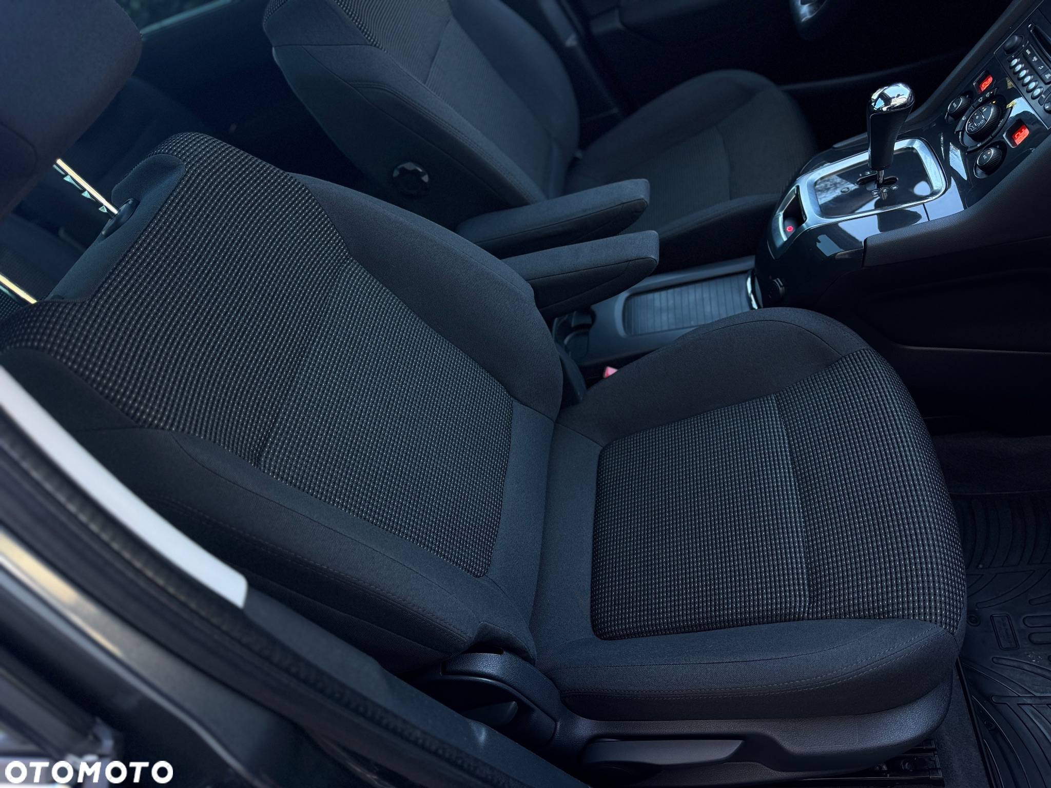 Peugeot 5008 1.6 e-HDi Active S&S 7os - 8