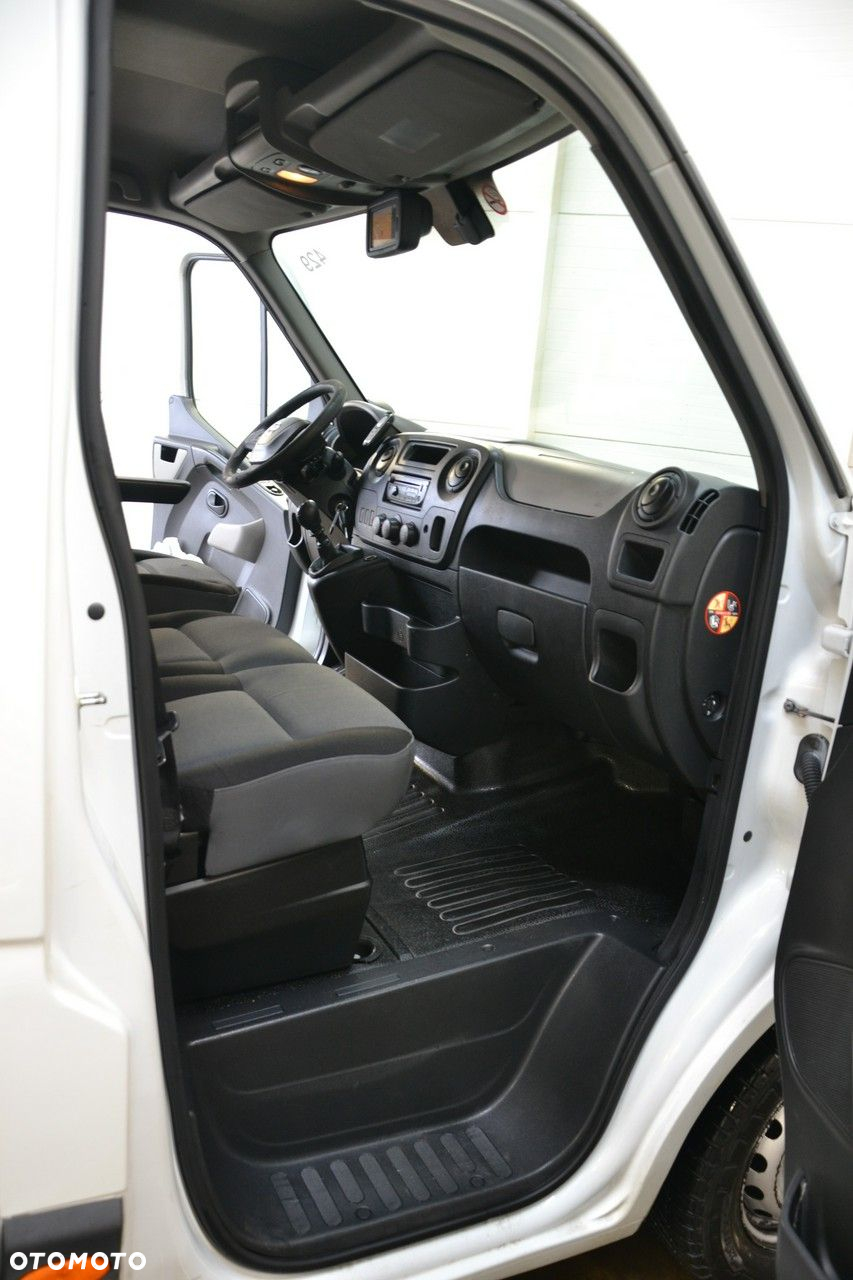 Nissan NV 400 - 19