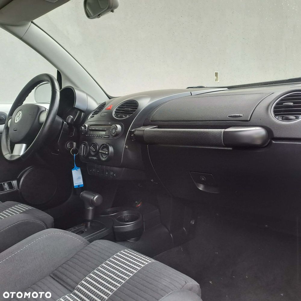Volkswagen New Beetle 2.0 - 16