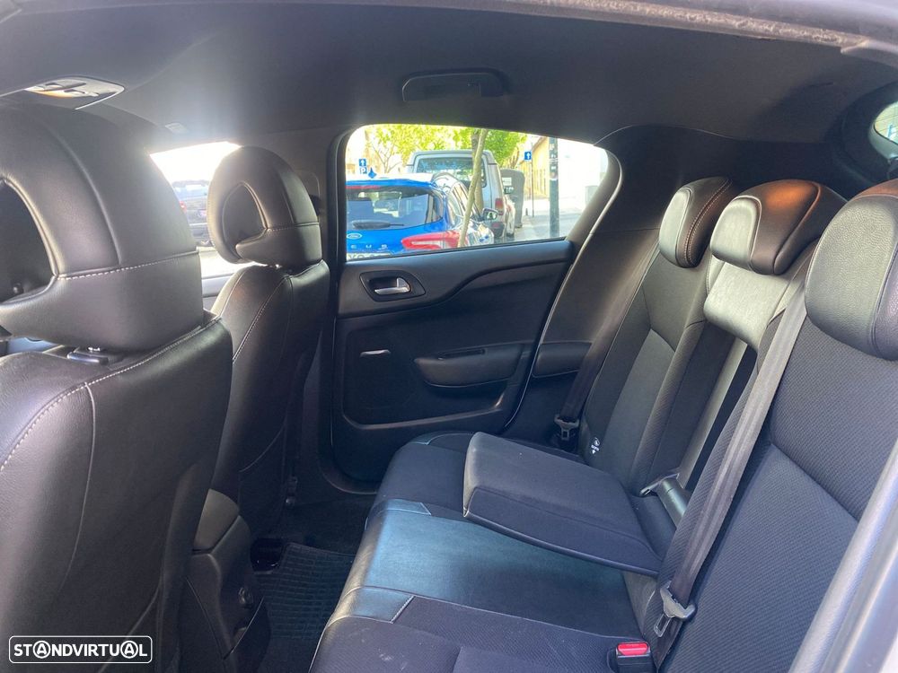 Citroën DS4 1.6 HDi So Chic - 27