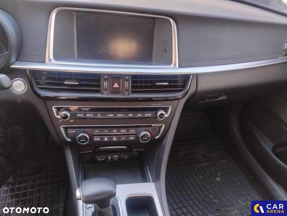 Kia Optima - 30