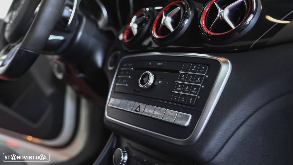 Mercedes-Benz CLA 45 AMG 4Matic Speedshift 7G-DCT - 30
