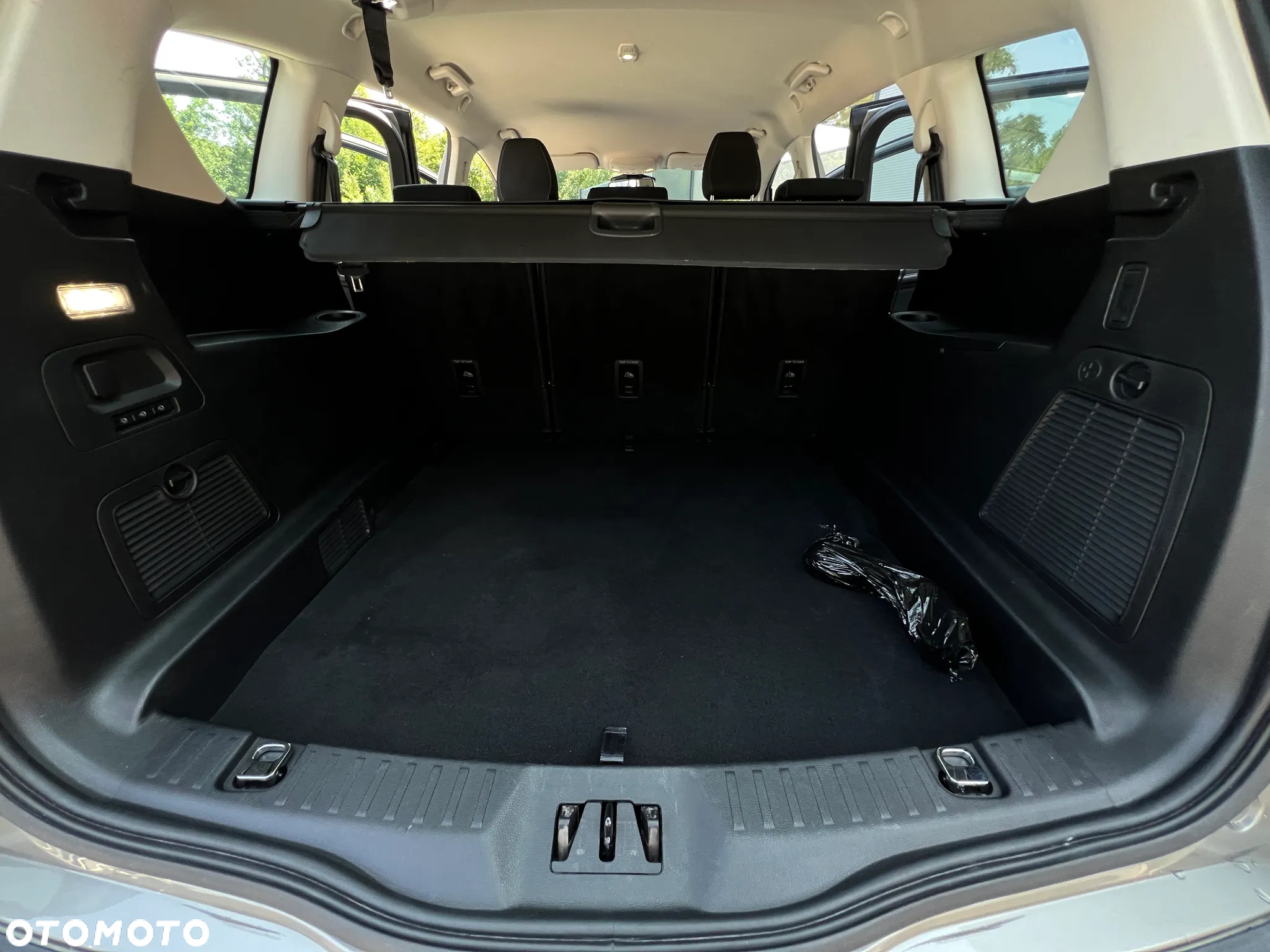 Ford S-Max - 38