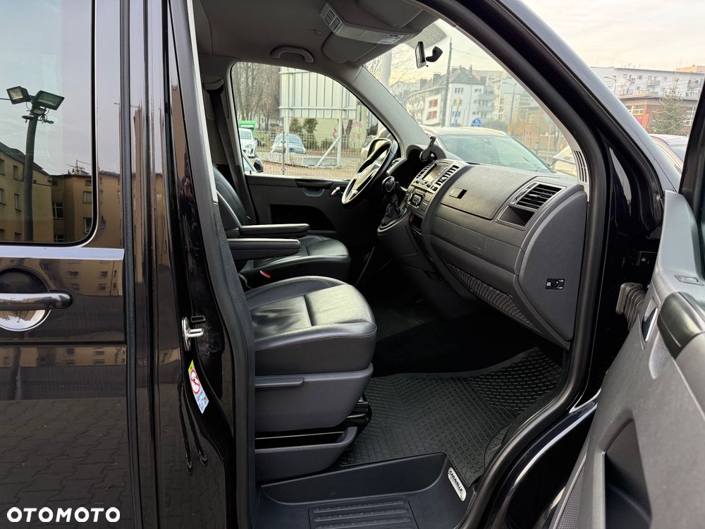 Volkswagen Caravelle - 27