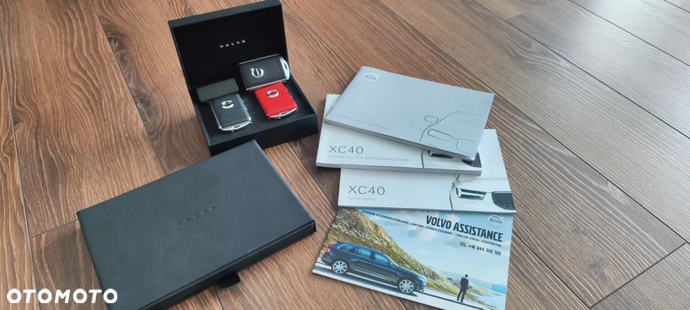 Volvo XC 40 D4 AWD Geartronic Inscription - 32