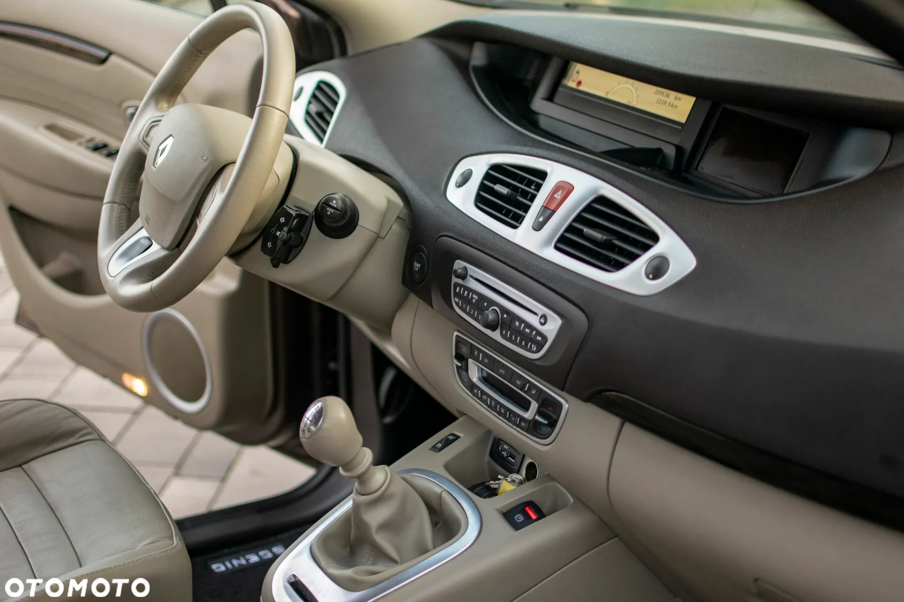 Renault Grand Scenic - 39