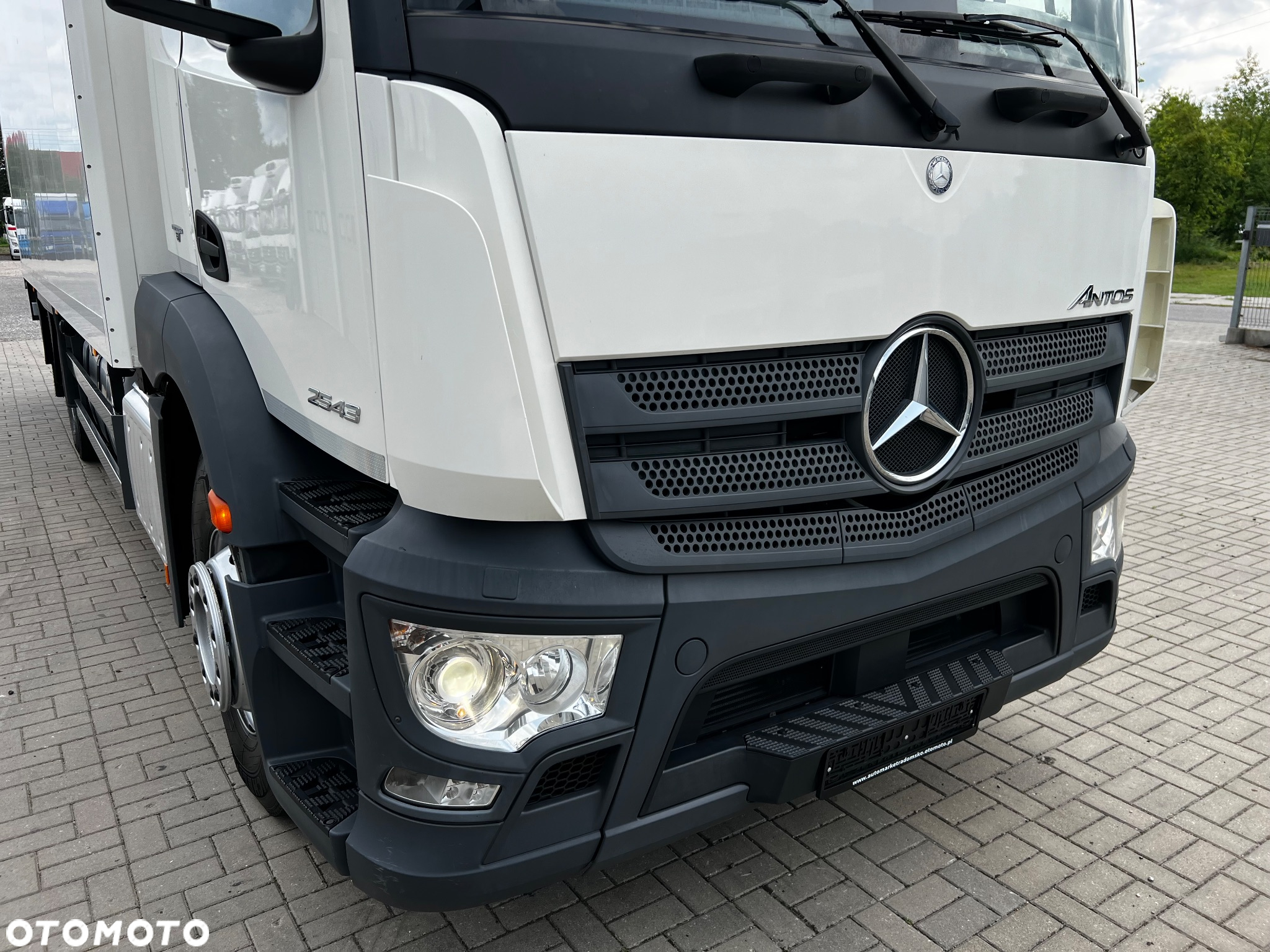 Mercedes-Benz - 19