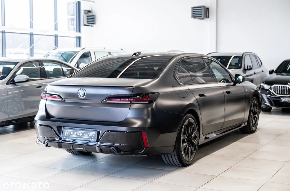 BMW Seria 7 740d xDrive sport - 14