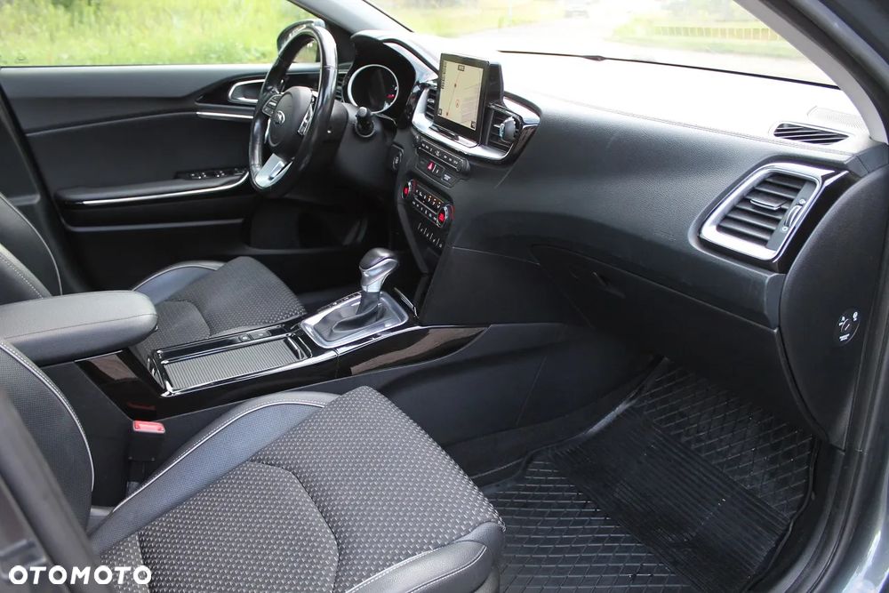 Kia Ceed 1.4 T-GDI L Business Line DCT - 21