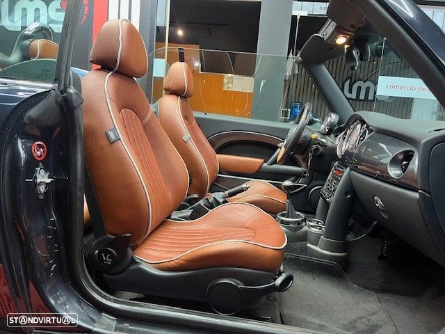 MINI Cabrio One Sidewalk - 16