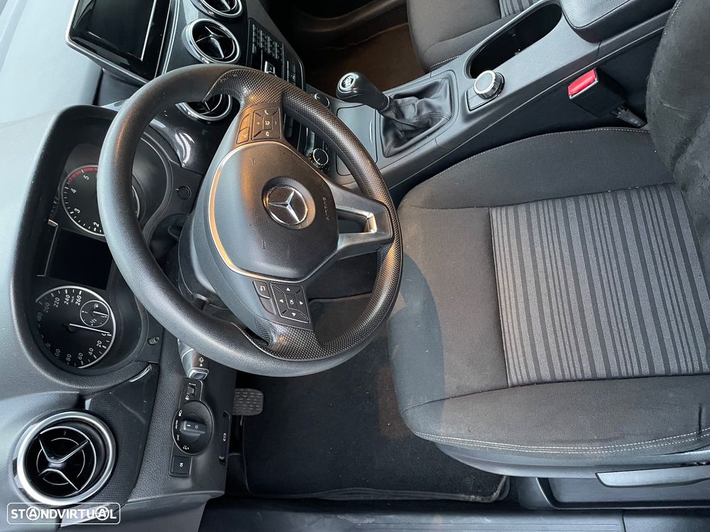 Mercedes-Benz B 180 - 4