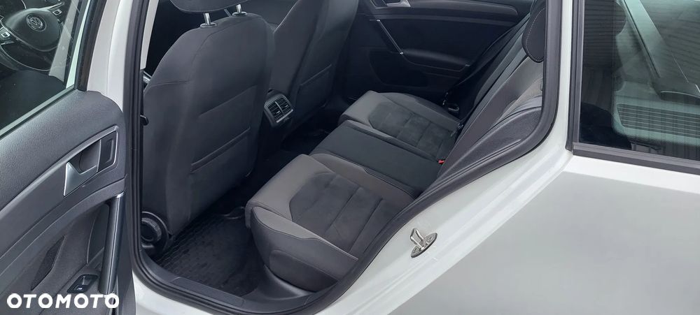 Volkswagen Golf 2.0 TDI BMT Comfortline - 11