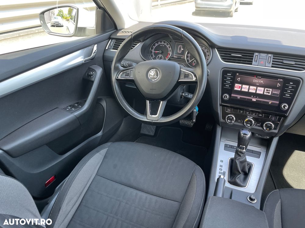Skoda Octavia 1.6 TDI DSG Style - 11