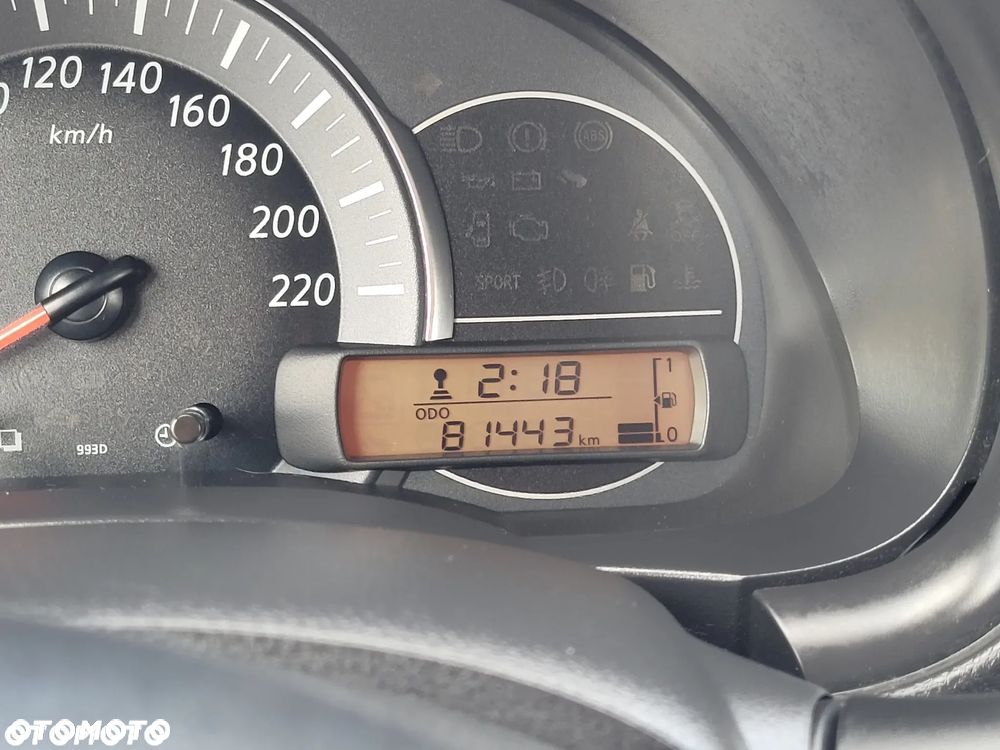 Nissan Micra 1.2 Bild der Frau - 5
