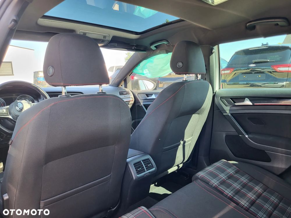 Volkswagen Golf GTI 2.0 TSI OPF Performance - 19