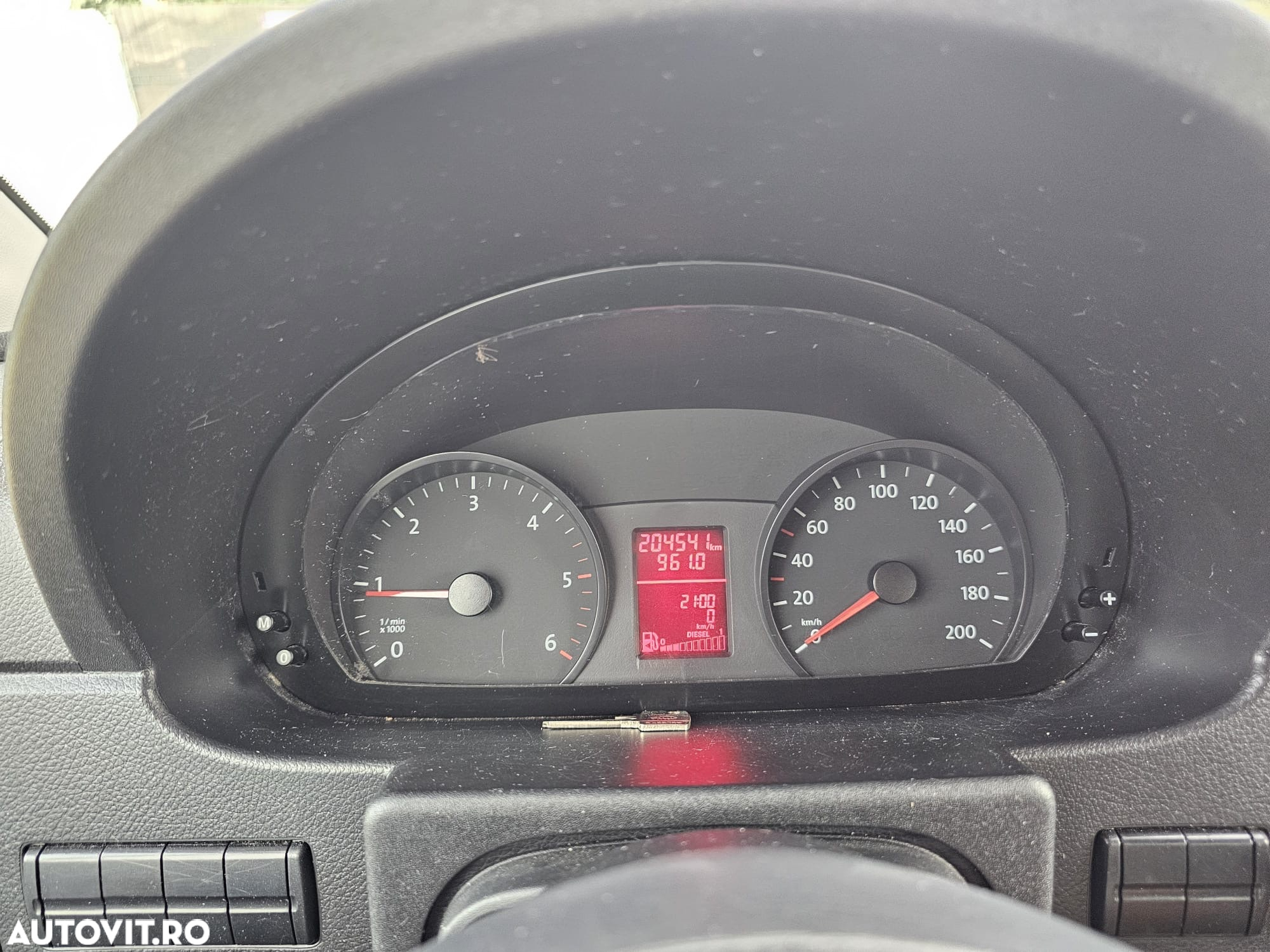 Volkswagen Crafter 2.0 TDI - model MEDIU - doua usi laterale - 14