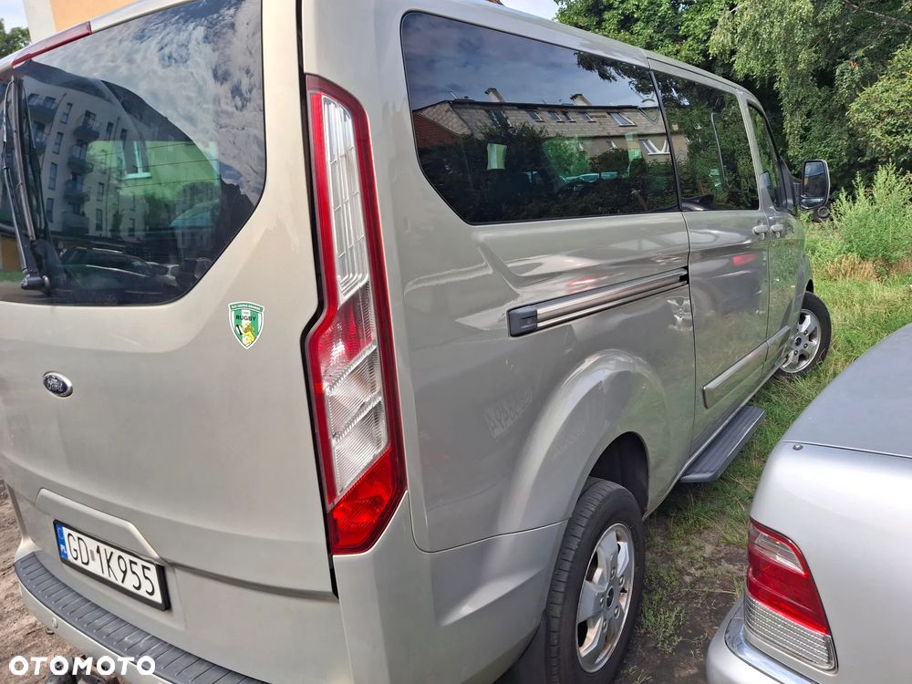 Ford Tourneo Custom - 15