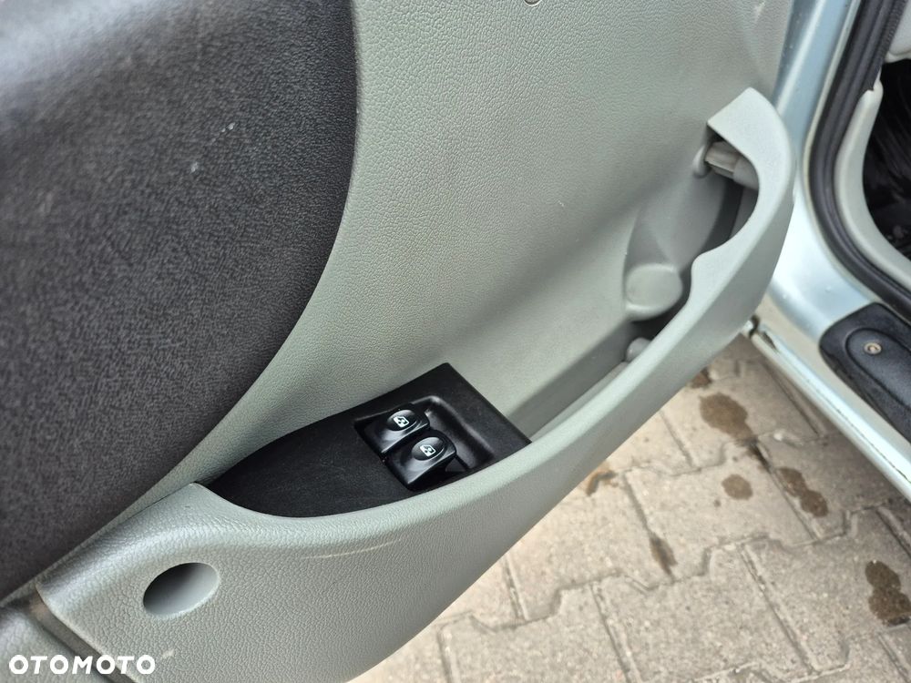 Renault Kangoo 1.6 16V Privilege - 8