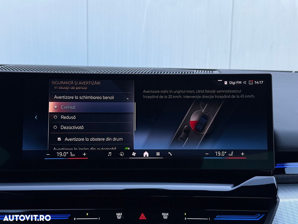 BMW Seria 5 520i AT MHEV - 36