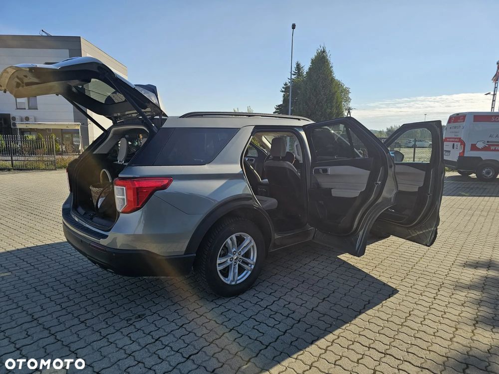 Ford Explorer - 16