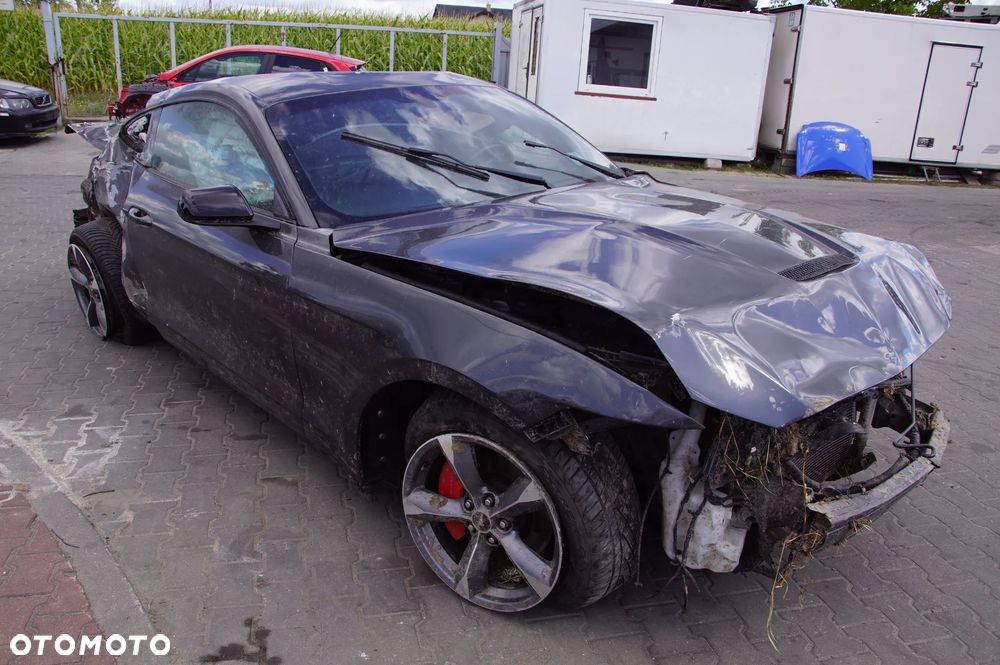 Pojazd na części Ford Mustang 2016 3.7 V6 305 KM ENRM0 silnik skrzynia dyferencjał most drzwi moduł sterownik deska - 2
