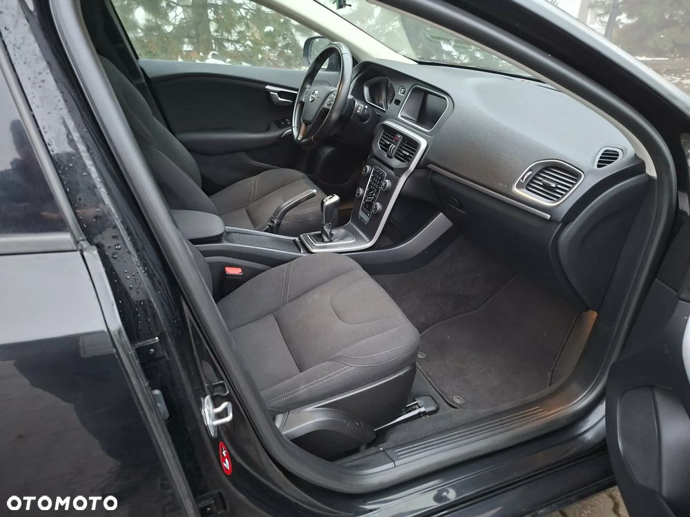 Volvo V40 D2 - 10