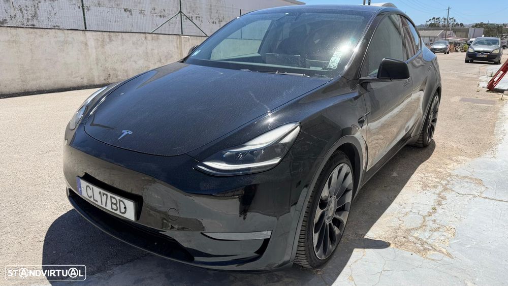 Tesla Model Y Performance Tração Integral — fotografia 9