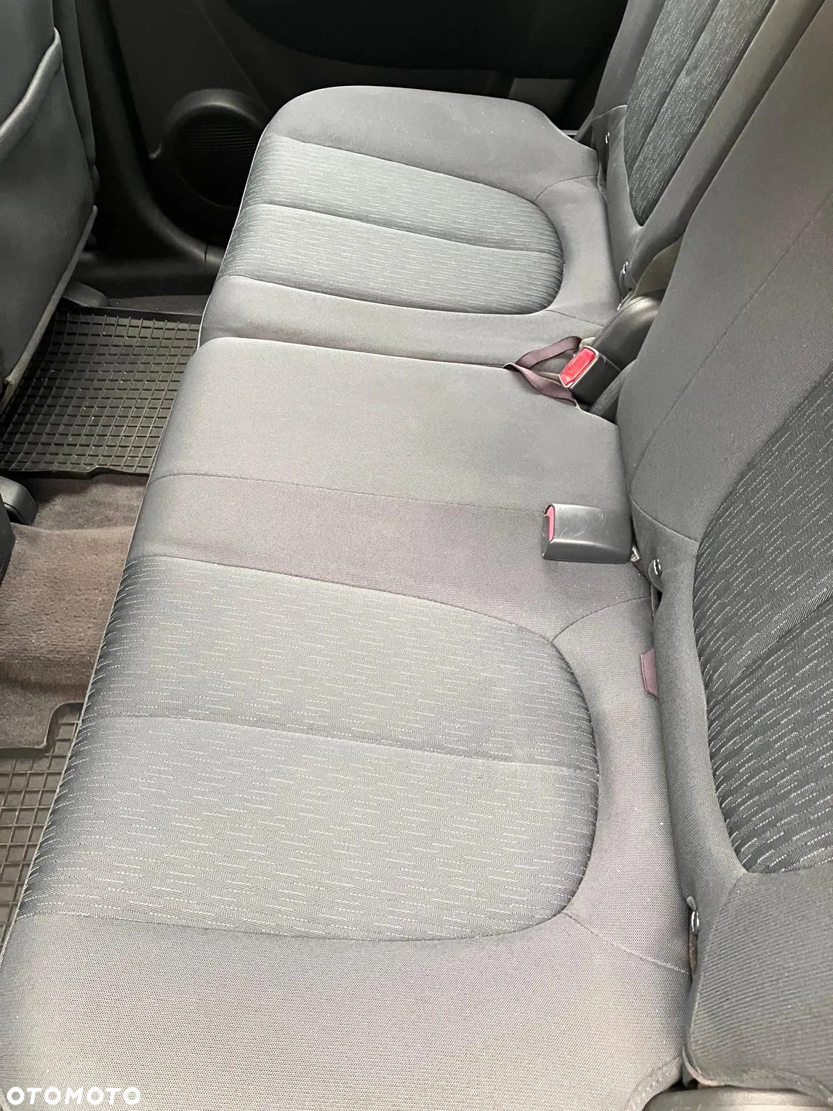 Kia Carens - 6