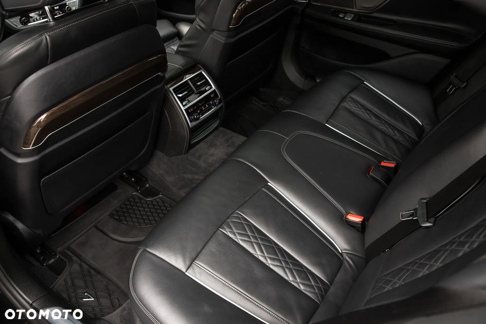 BMW Seria 7 730d xDrive - 25