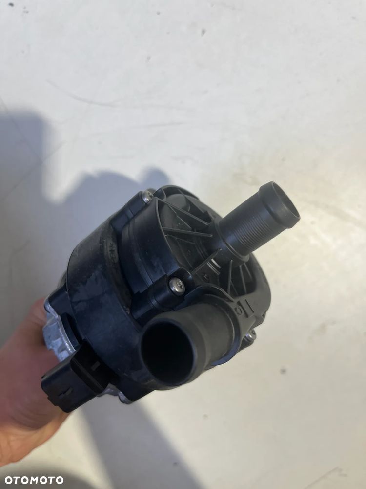 POMPA WODY RENAULT TRAFIC III 2,0D 0 392 024 168 - 2