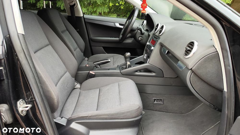 Audi A3 Sportback 1.6 Attraction - 31