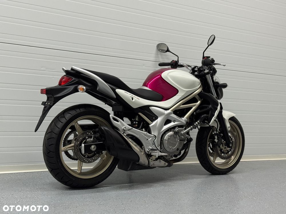 Suzuki Gladius - 3