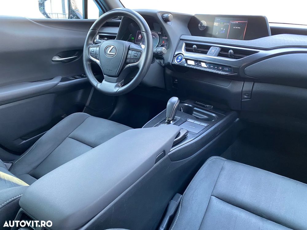Lexus UX 300e Business - 11