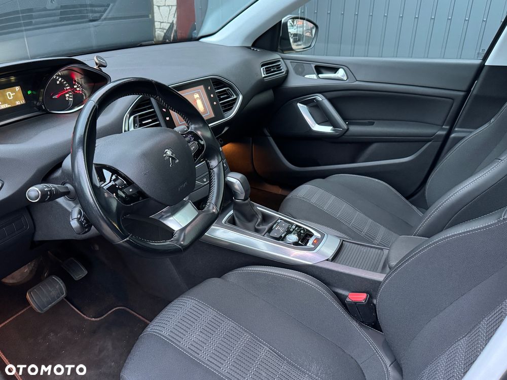 Peugeot 308 BlueHDi FAP 150 Stop&Start Automatik Allure - 11